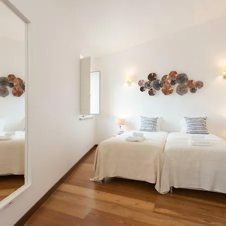 Апартаменти Alfama Modern Two-bedroom W/ River View And Parking - By Lu Holidays *